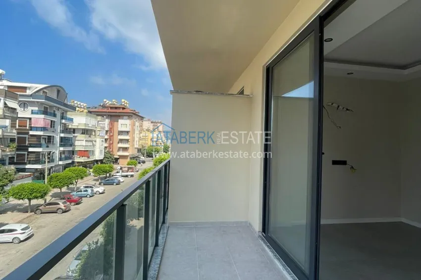 Purchase 1+1 apartment in the center of Alanya in a new modern complex - Cleopatra beach area 37 