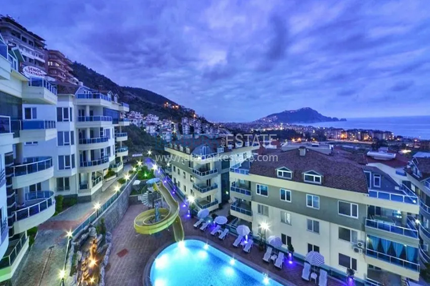 One bedroom apartment with furniture and sea views. Cleopatra beach area, Alanya city center. 5 