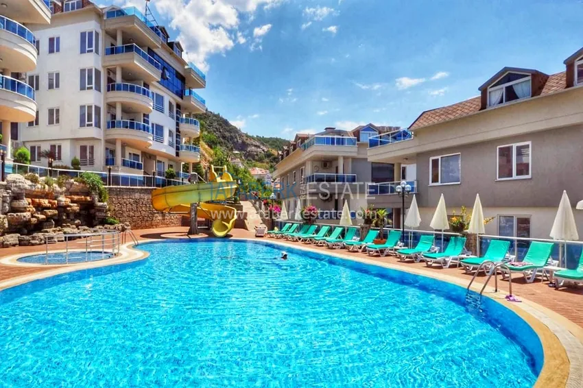 One bedroom apartment with furniture and sea views. Cleopatra beach area, Alanya city center. 6 