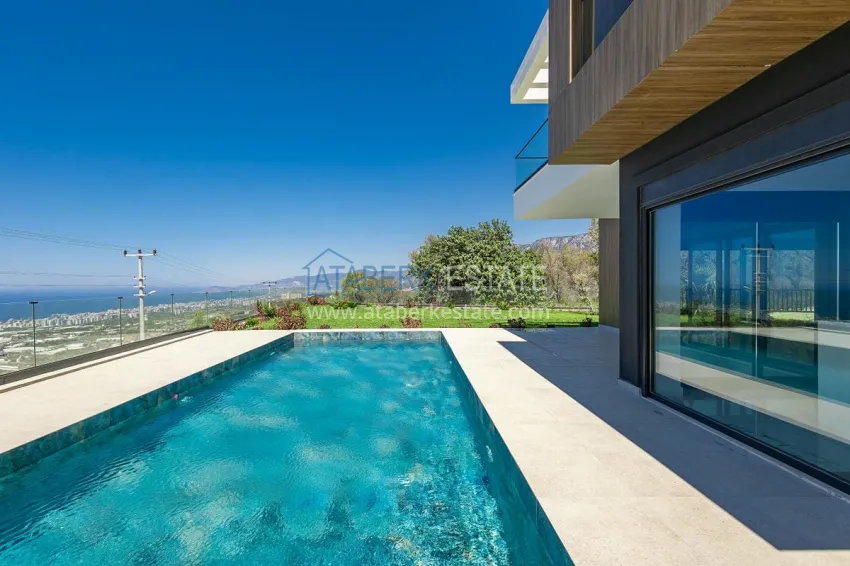 Exclusive project of a private villa in high-tech style in the Kargicak area 4