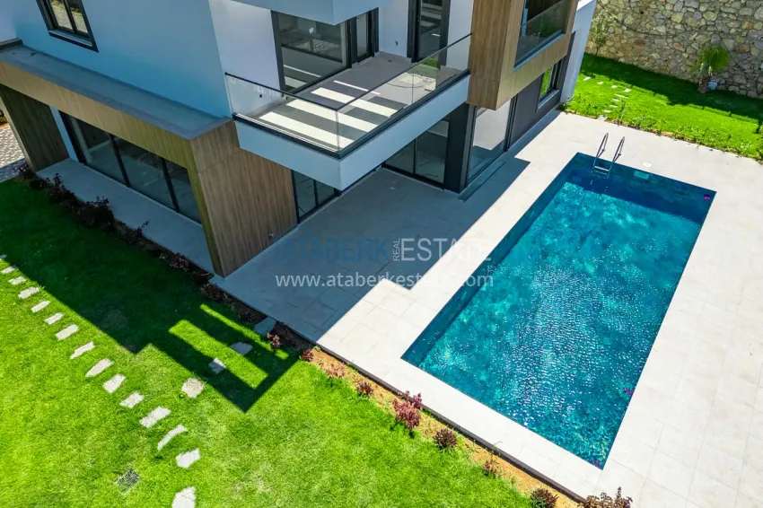 Exclusive project of a private villa in high-tech style in the Kargicak area 5