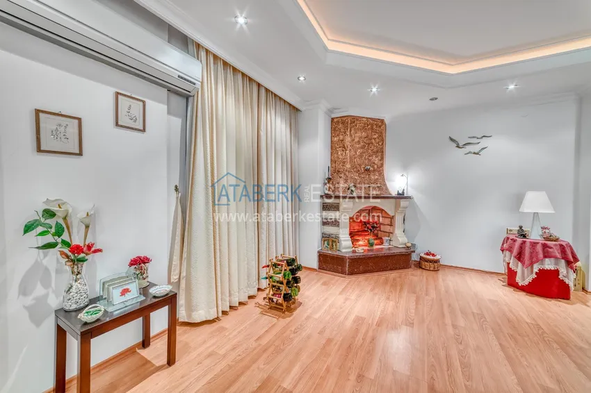 Purchase Linear 4+1 apartment with a modern interior in a complex on the beachfront in Alanya, Oba district 11 