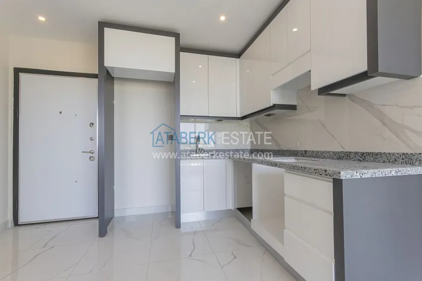 Purchase  Finely finished one-bedroom apartment with sea view, Avsallar district — Alanya 11 