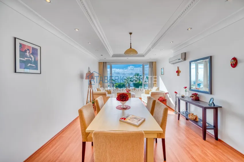 Purchase Linear 4+1 apartment with a modern interior in a complex on the beachfront in Alanya, Oba district 16 