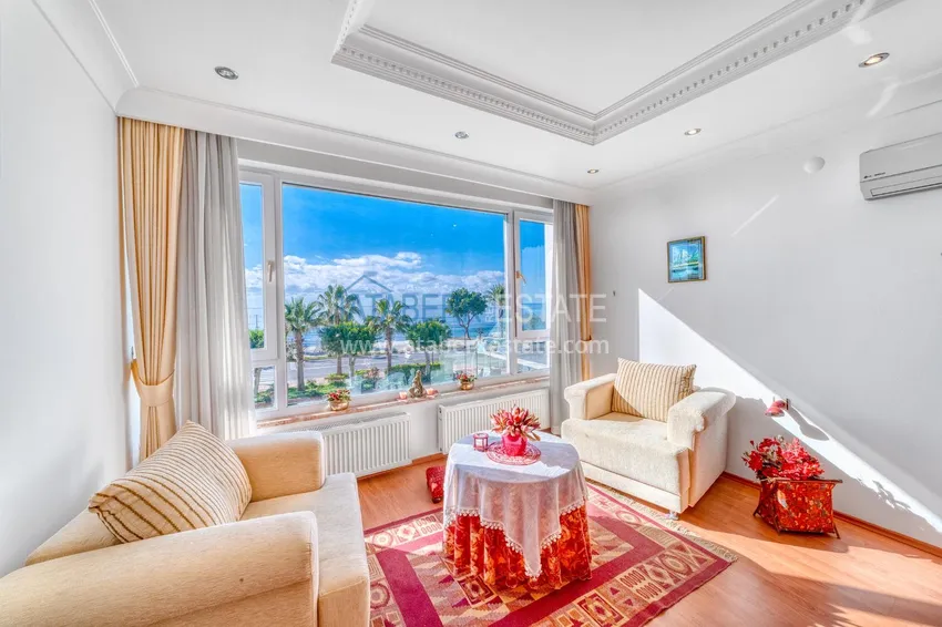 Purchase Linear 4+1 apartment with a modern interior in a complex on the beachfront in Alanya, Oba district 20 