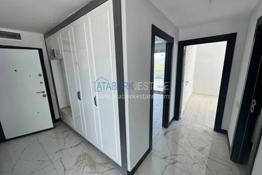 Purchase Urgent sale: Spacious apartment with sea view in Mersin, Tomyuk 1 
