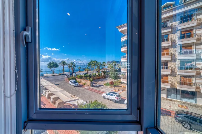 Purchase Linear 4+1 apartment with a modern interior in a complex on the beachfront in Alanya, Oba district 25 