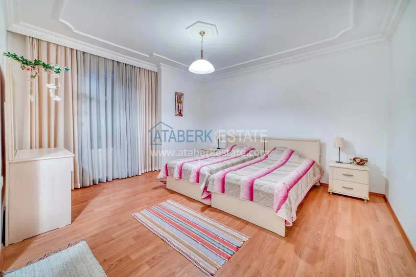 Purchase Linear 4+1 apartment with a modern interior in a complex on the beachfront in Alanya, Oba district 26 