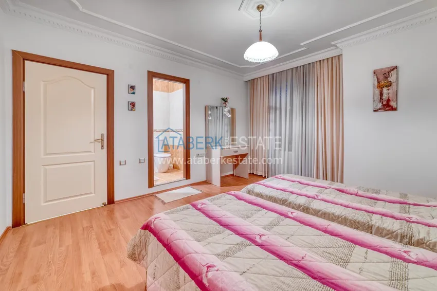 Purchase Linear 4+1 apartment with a modern interior in a complex on the beachfront in Alanya, Oba district 27 