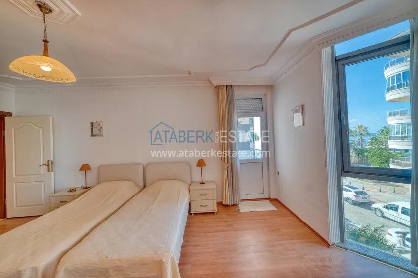 Purchase Linear 4+1 apartment with a modern interior in a complex on the beachfront in Alanya, Oba district 30 
