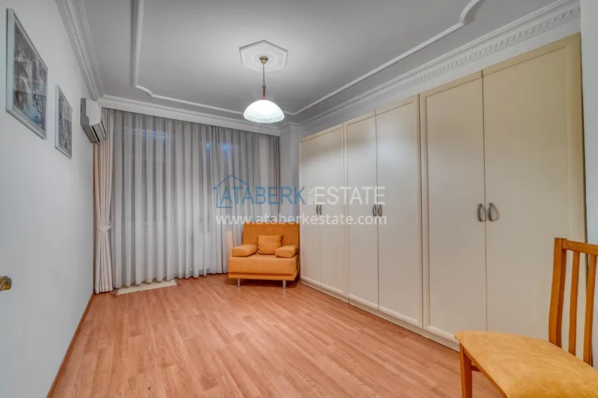 Purchase Linear 4+1 apartment with a modern interior in a complex on the beachfront in Alanya, Oba district 31 