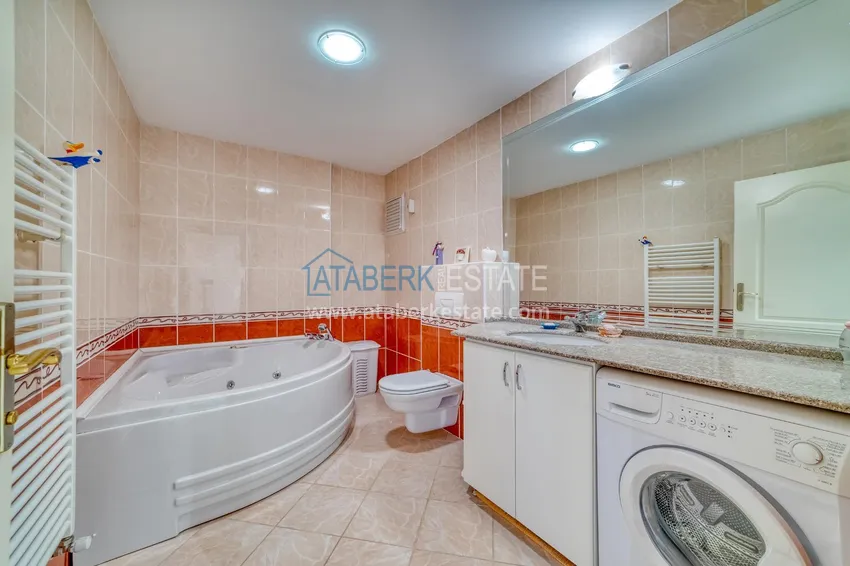 Purchase Linear 4+1 apartment with a modern interior in a complex on the beachfront in Alanya, Oba district 37 