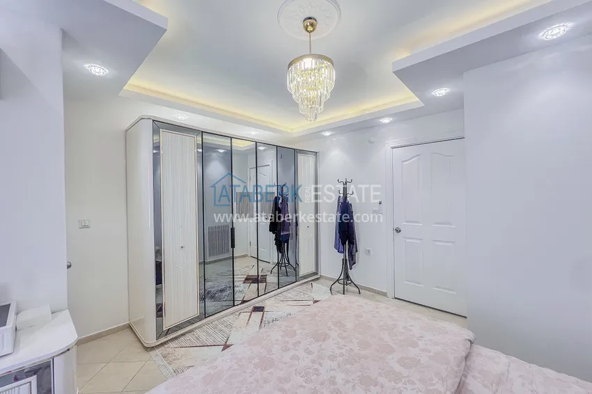 Purchase Two-bedroom apartment with new furniture and a glazed balcony in Mahmutlar 15 