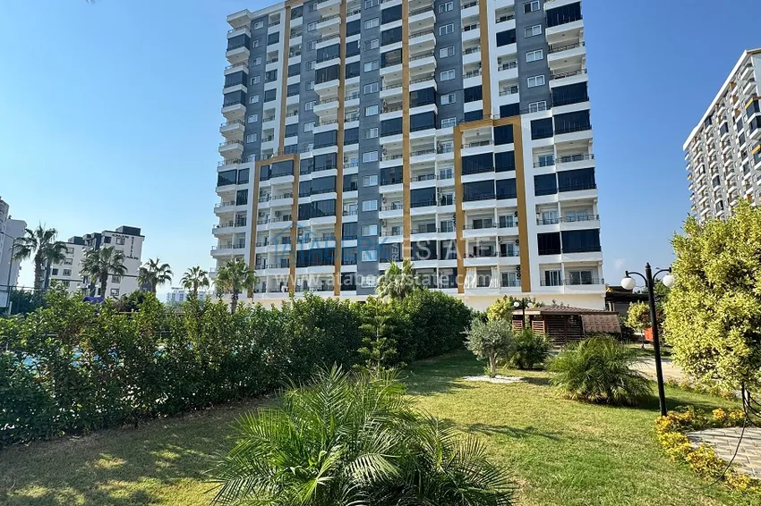 Two-bedroom apartment with furniture and a glazed balcony in Mersin - Tomyuk 1