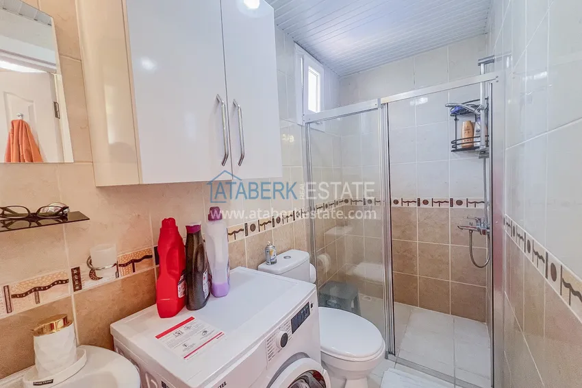 Purchase Two-bedroom apartment with new furniture and a glazed balcony in Mahmutlar 25 