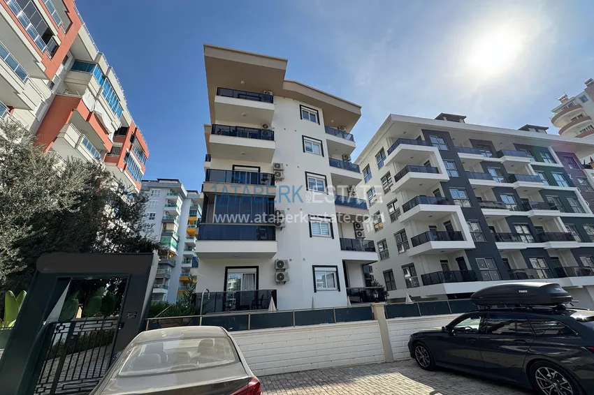 One-bedroom apartment in Mahmutlar district with furniture from the owner 2 