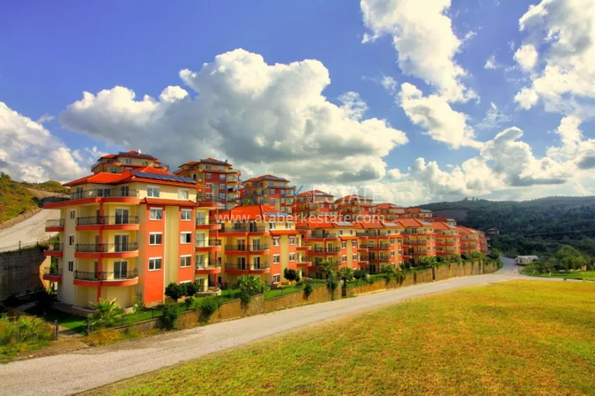 Two-bedroom apartment in Mahmutlar with furniture 2 