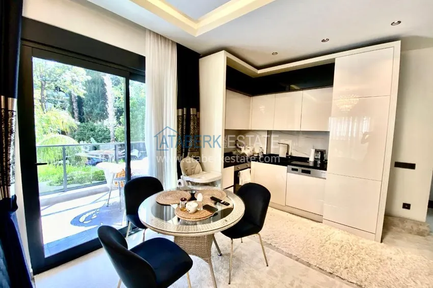 Purchase  Turnkey three-room apartment in the center of Alanya - Cleopatra beach area 2 
