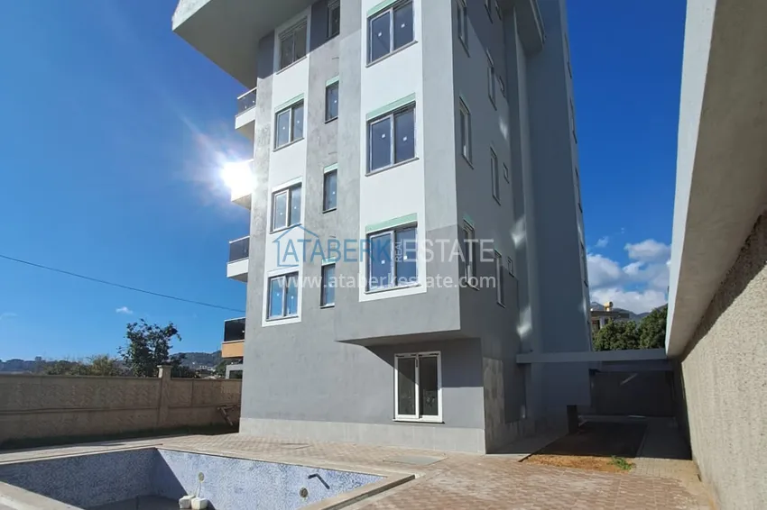 Primary property in Alanya! One bedroom apartment with a fine finish in Oba 3 