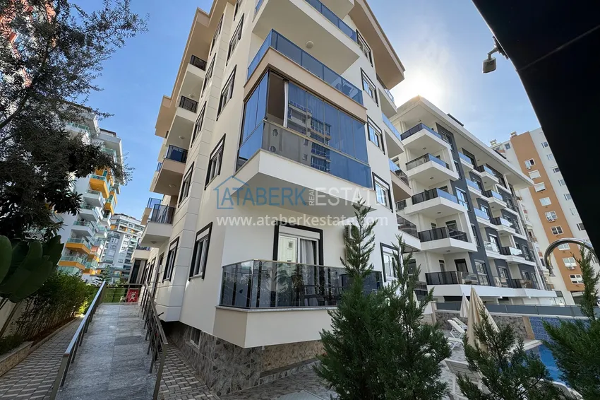 One-bedroom apartment in Mahmutlar district with furniture from the owner 3 