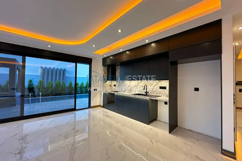 Purchase Villa in Kargicak. Luxury comfort, gorgeous panoramic views 3 