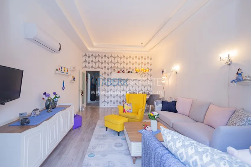 Purchase  Real estate for a residence permit. Furnished apartment with separate kitchen - Alanya city center, Cleopatra district 4 