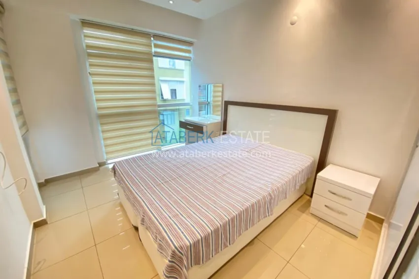 Purchase 1+1 apartment with furniture and a glazed balcony in the center of Alanya — Cleopatra beach area 4 