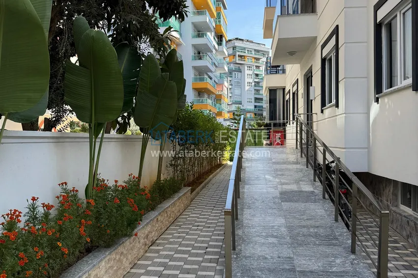 One-bedroom apartment in Mahmutlar district with furniture from the owner 6 