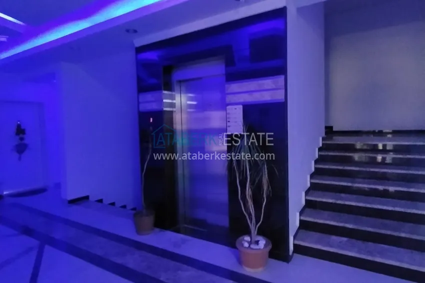 1+1 apartment with furniture and a glazed balcony in the center of Alanya — Cleopatra beach area 14 