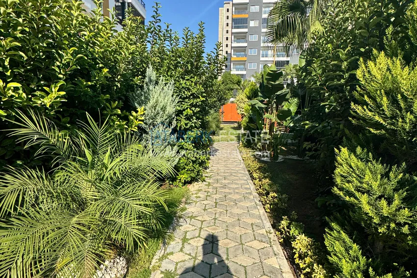 Two-bedroom apartment with furniture and a glazed balcony in Mersin - Tomyuk 8