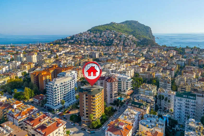 4+1 single-level apartment with a separate kitchen in the center of Alanya, Cleopatra beach area 1