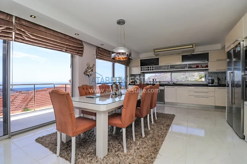 Purchase  Luxury villa with panoramic views of the sea and the castle in Alanya — Kucukhasbahce district 1 