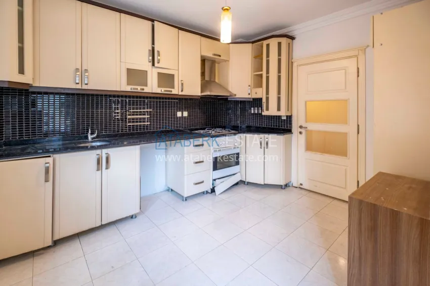 Purchase Two bedroom apartment in the center of Mahmutlar with mountain views 7 