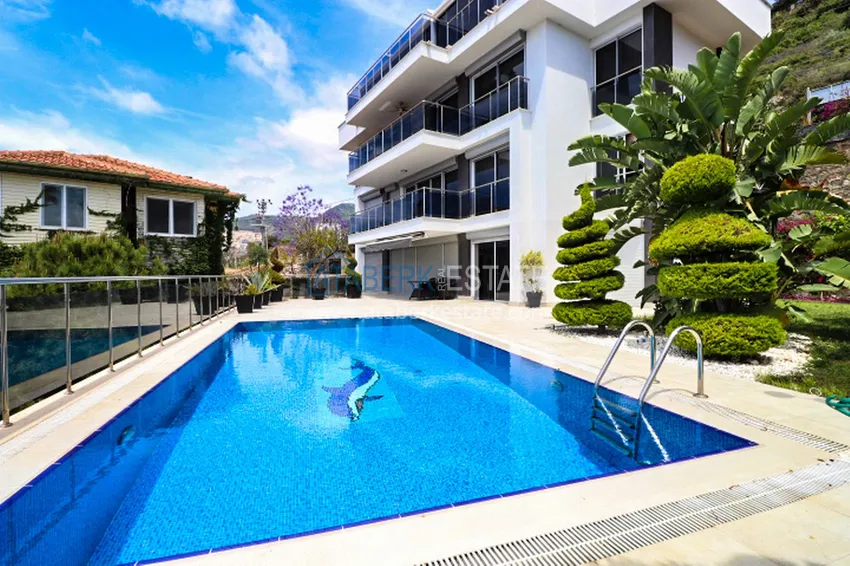 Luxury villa with panoramic views of the sea and the castle in Alanya — Kucukhasbahce district 10 