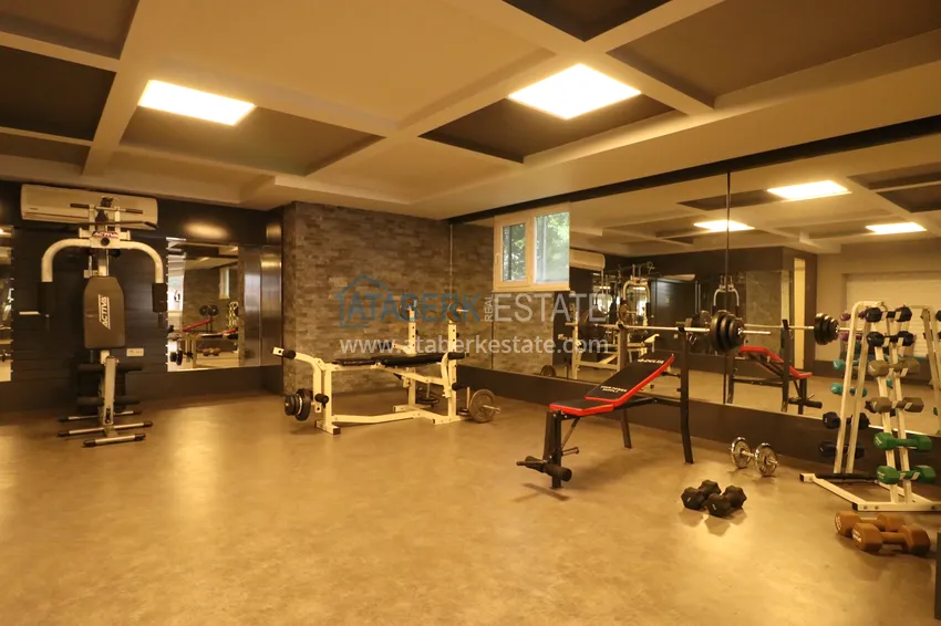 Turnkey 2+1 apartment with glazed cormorants and sea views in the center of Alanya 14