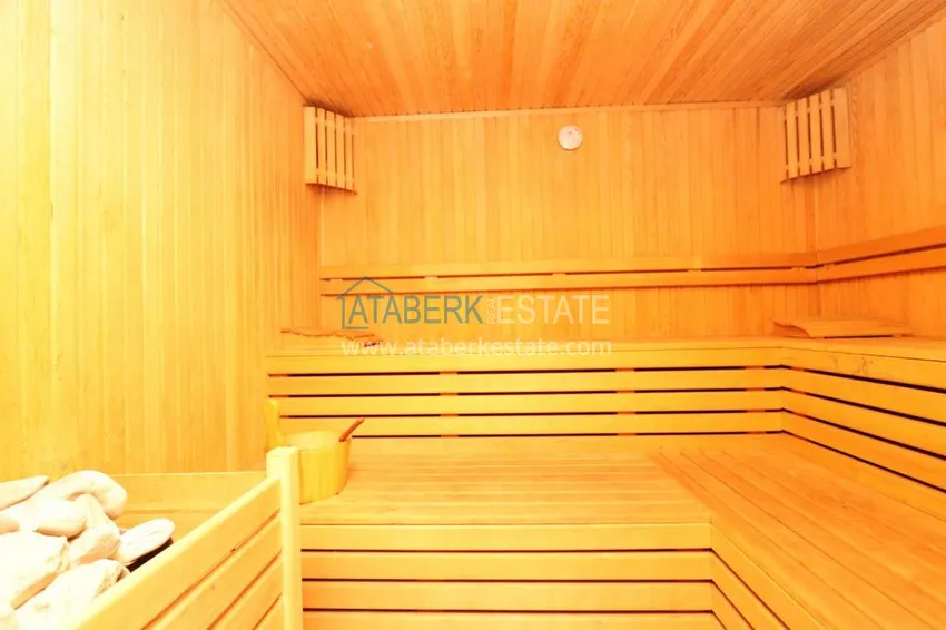 Turnkey 2+1 apartment with glazed cormorants and sea views in the center of Alanya 15