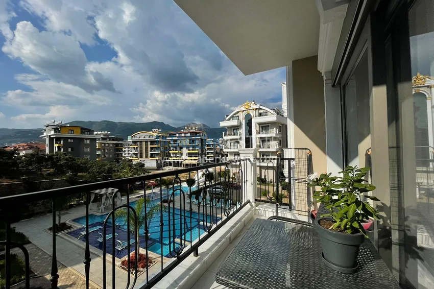 Purchase  Furnished three-room apartment in a prestigious area of Alanya, Oba 16 