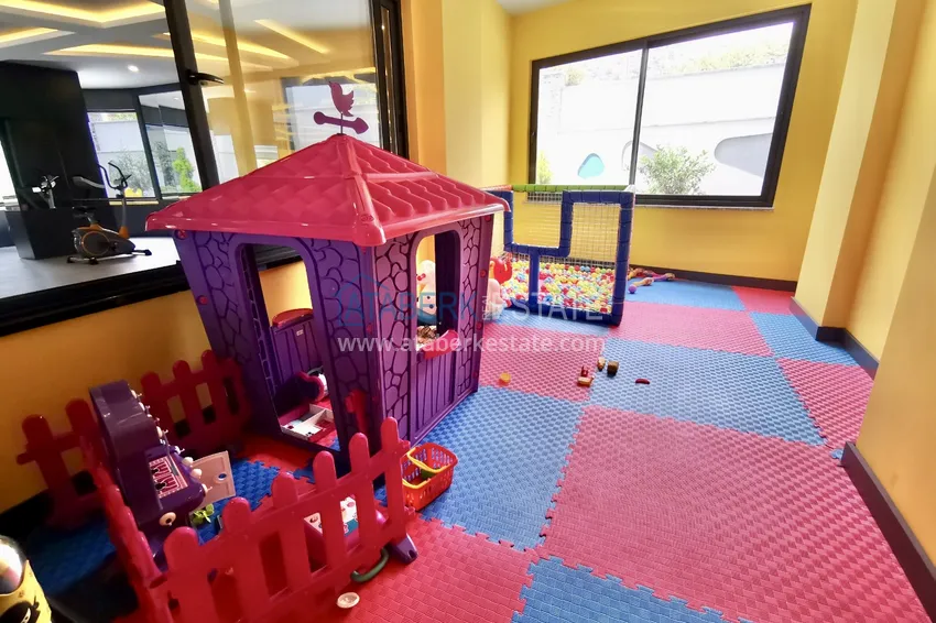 Turnkey three-room apartment in the center of Alanya, just 5 minutes from Cleopatra Beach 17 