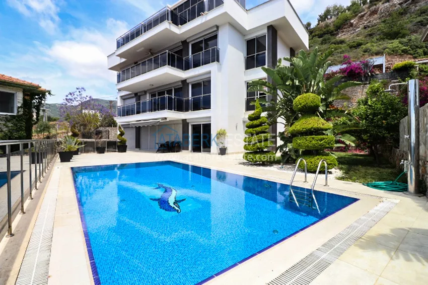 Luxury villa with panoramic views of the sea and the castle in Alanya — Kucukhasbahce district 1 