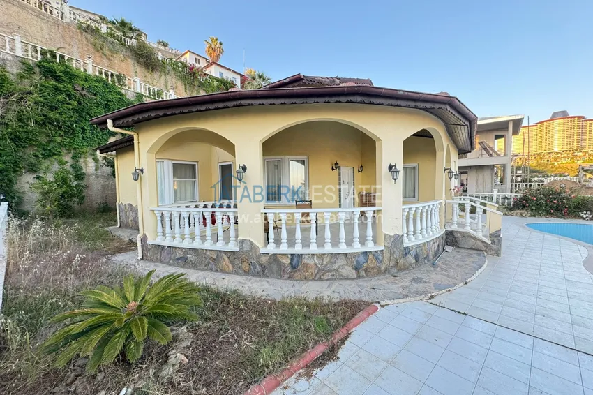 One-storey furnished villa with panoramic views and private pool in Mahmutlar 1 