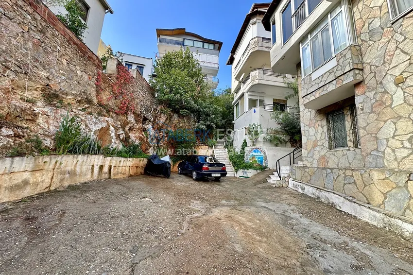 1+1 apartment with furniture, sea and marina views in Alanya — Kale district 3 