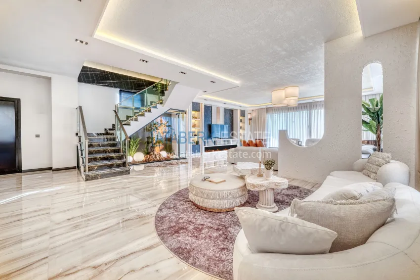 Purchase A fashionable triplex with an exclusive design in Kargicak district, Alanya 2 