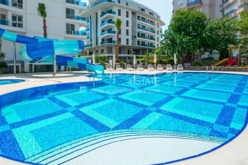 One bedroom apartment in the center of Alanya with furniture and access to a private beach 3