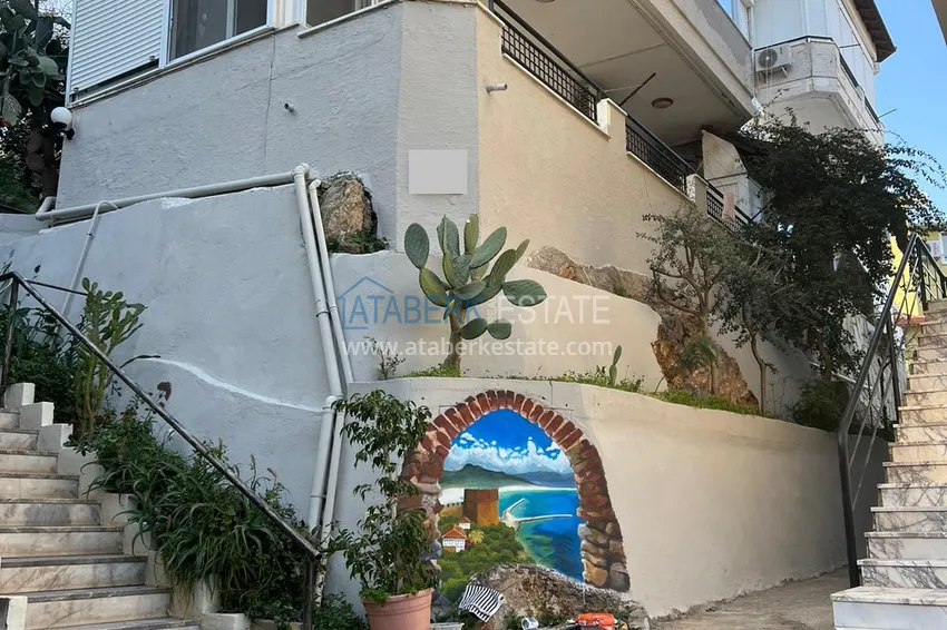 1+1 apartment with furniture, sea and marina views in Alanya — Kale district 4 