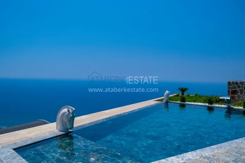 A fashionable triplex with an exclusive design in Kargicak district, Alanya 3 