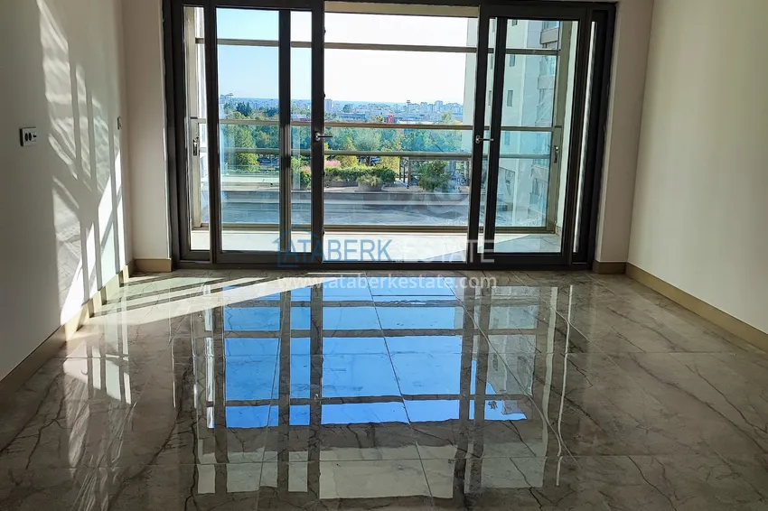 Purchase  An apartment with a separate kitchen, a dressing room and a glazed balcony in Antalya, Kepez 3 