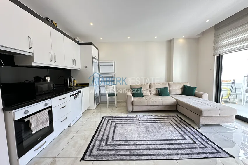 Purchase  Turnkey three-room apartment in the center of Alanya, just 5 minutes from Cleopatra Beach 4 