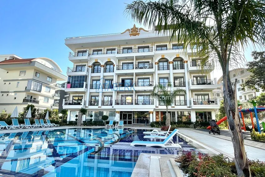 Furnished three-room apartment in a prestigious area of Alanya, Oba 4 