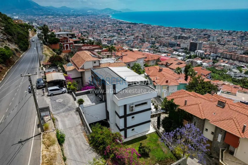 Luxury villa with panoramic views of the sea and the castle in Alanya — Kucukhasbahce district 5 