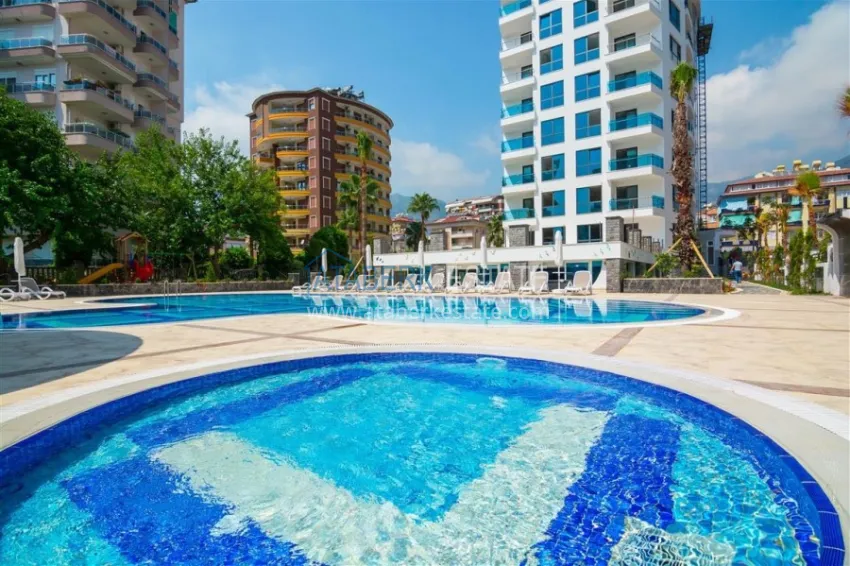 One bedroom apartment in the center of Alanya with furniture and access to a private beach 6